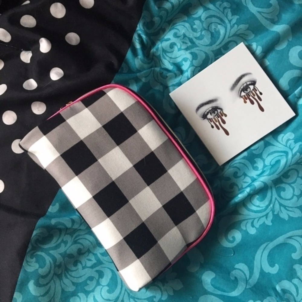 Black & White Plaid Makeup Bag with Pink Trim – Medium – NWOT
